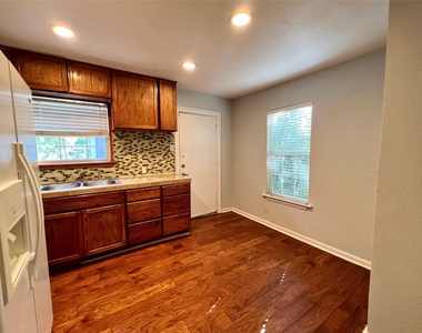 609 W Odell St - Photo Thumbnail 1