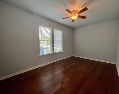 609 W Odell St - Photo Thumbnail 4