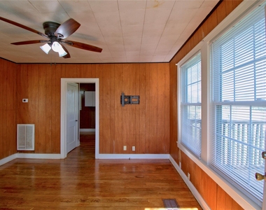 8402 Elroy Rd - Photo Thumbnail 3