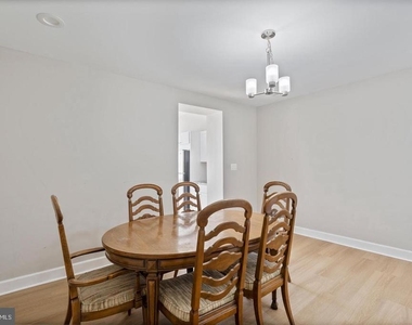 3819 Roland Avenue - Photo Thumbnail 12