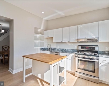 3819 Roland Avenue - Photo Thumbnail 3