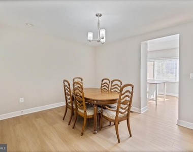 3819 Roland Avenue - Photo Thumbnail 13