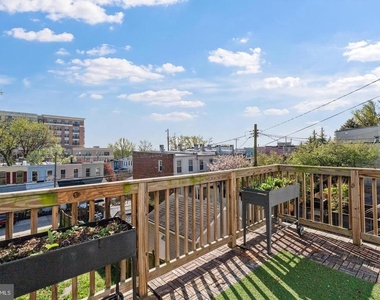 3819 Roland Avenue - Photo Thumbnail 2