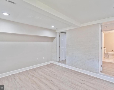 3819 Roland Avenue - Photo Thumbnail 28