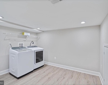 3819 Roland Avenue - Photo Thumbnail 35