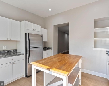 3819 Roland Avenue - Photo Thumbnail 10