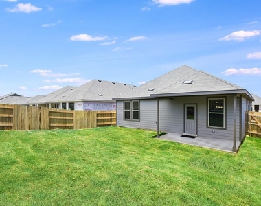 526 Purple Heart Dr - Photo Thumbnail 17