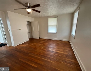3018 E Larue Square E - Photo Thumbnail 7