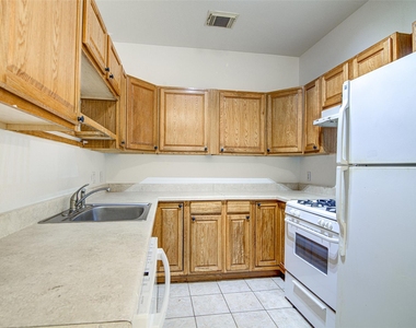 4605 Ribbecke Ave - Photo Thumbnail 9
