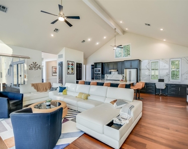 5111 Mcintyre Cir - Photo Thumbnail 5