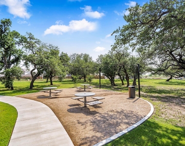 209 Paradise Canyon Dr - Photo Thumbnail 10