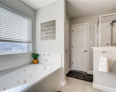 919 Cashew Ln - Photo Thumbnail 10