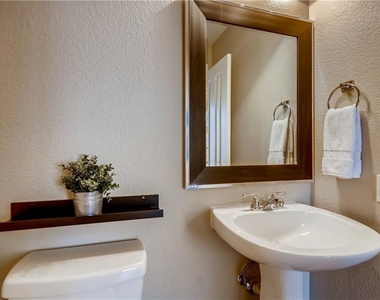 919 Cashew Ln - Photo Thumbnail 11