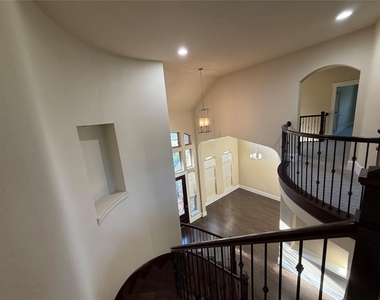 5449 Diamante Dr - Photo Thumbnail 18