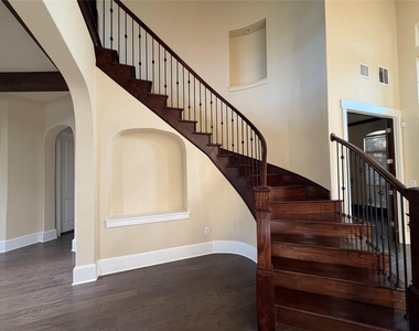 5449 Diamante Dr - Photo Thumbnail 7