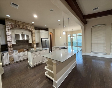 5449 Diamante Dr - Photo Thumbnail 12