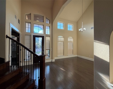 5449 Diamante Dr - Photo Thumbnail 21