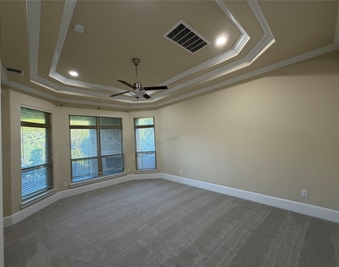 5449 Diamante Dr - Photo Thumbnail 3