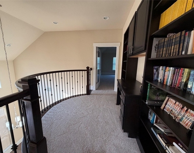 5449 Diamante Dr - Photo Thumbnail 17