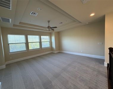 5449 Diamante Dr - Photo Thumbnail 15