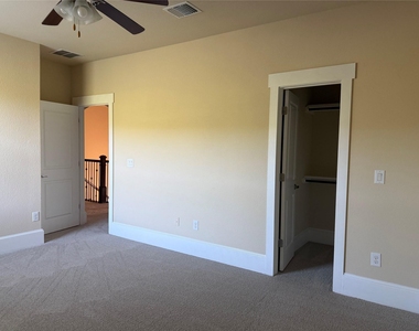 5449 Diamante Dr - Photo Thumbnail 5