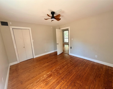 1509 Willow St - Photo Thumbnail 9