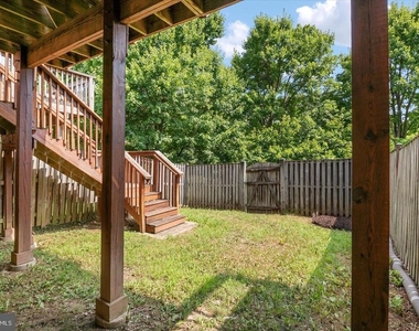 1020 Meandering Way - Photo Thumbnail 37