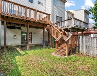 1020 Meandering Way - Photo Thumbnail 34