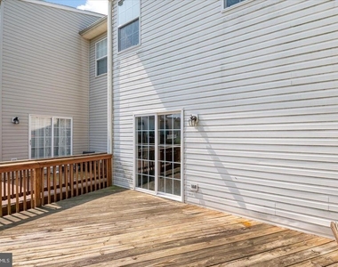 1020 Meandering Way - Photo Thumbnail 33