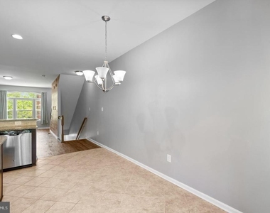 7204 Winding Hills Drive - Photo Thumbnail 10