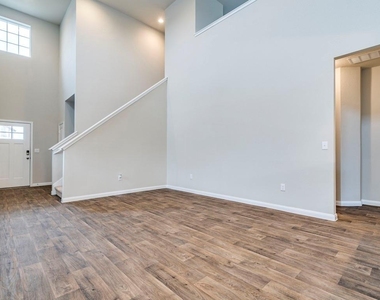 14102 Macquarie Dr - Photo Thumbnail 2