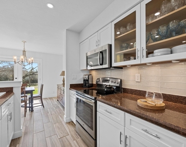 100 Lido Cir - Photo Thumbnail 12