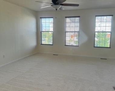 29854 Plantation Lakes Boulevard - Photo Thumbnail 6