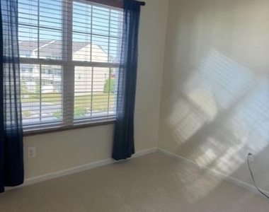 29854 Plantation Lakes Boulevard - Photo Thumbnail 8
