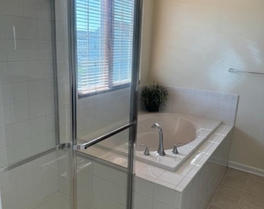29854 Plantation Lakes Boulevard - Photo Thumbnail 12