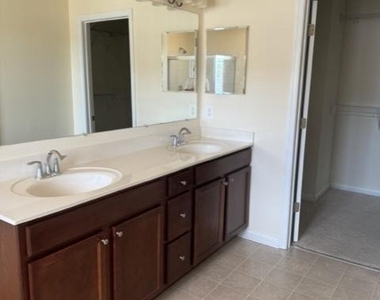29854 Plantation Lakes Boulevard - Photo Thumbnail 13