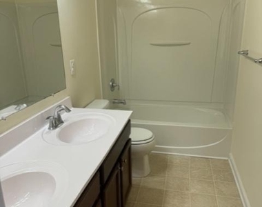 29854 Plantation Lakes Boulevard - Photo Thumbnail 10
