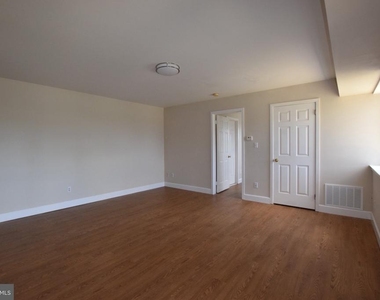 162 Paladin Drive - Photo Thumbnail 8
