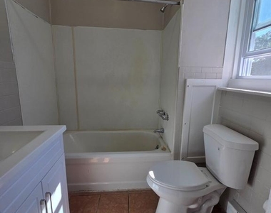 2600 N Tatnall Street - Photo Thumbnail 8