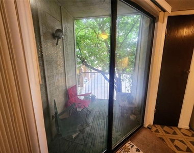 701 W 25th St - Photo Thumbnail 4