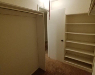701 W 25th St - Photo Thumbnail 7