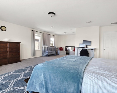 1017 Plano Ln - Photo Thumbnail 16
