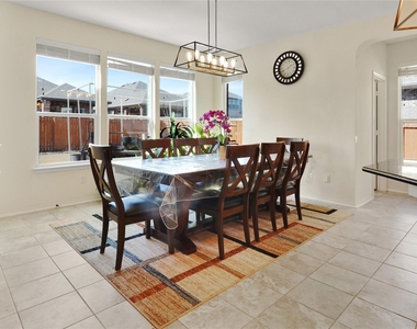 1017 Plano Ln - Photo Thumbnail 12