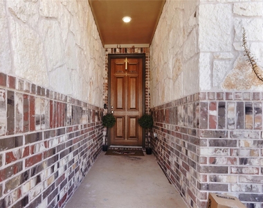 1017 Plano Ln - Photo Thumbnail 3