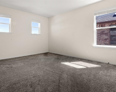 1017 Plano Ln - Photo Thumbnail 23