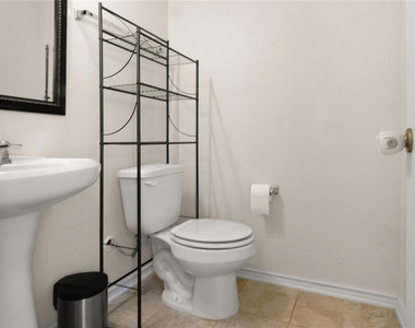 1017 Plano Ln - Photo Thumbnail 26