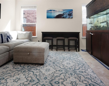 1017 Plano Ln - Photo Thumbnail 4