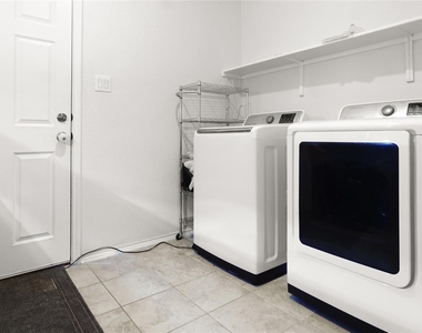 1017 Plano Ln - Photo Thumbnail 24