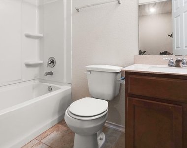 1017 Plano Ln - Photo Thumbnail 25