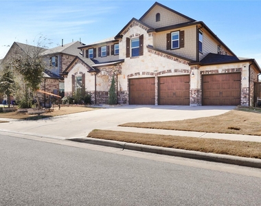 1017 Plano Ln - Photo Thumbnail 2